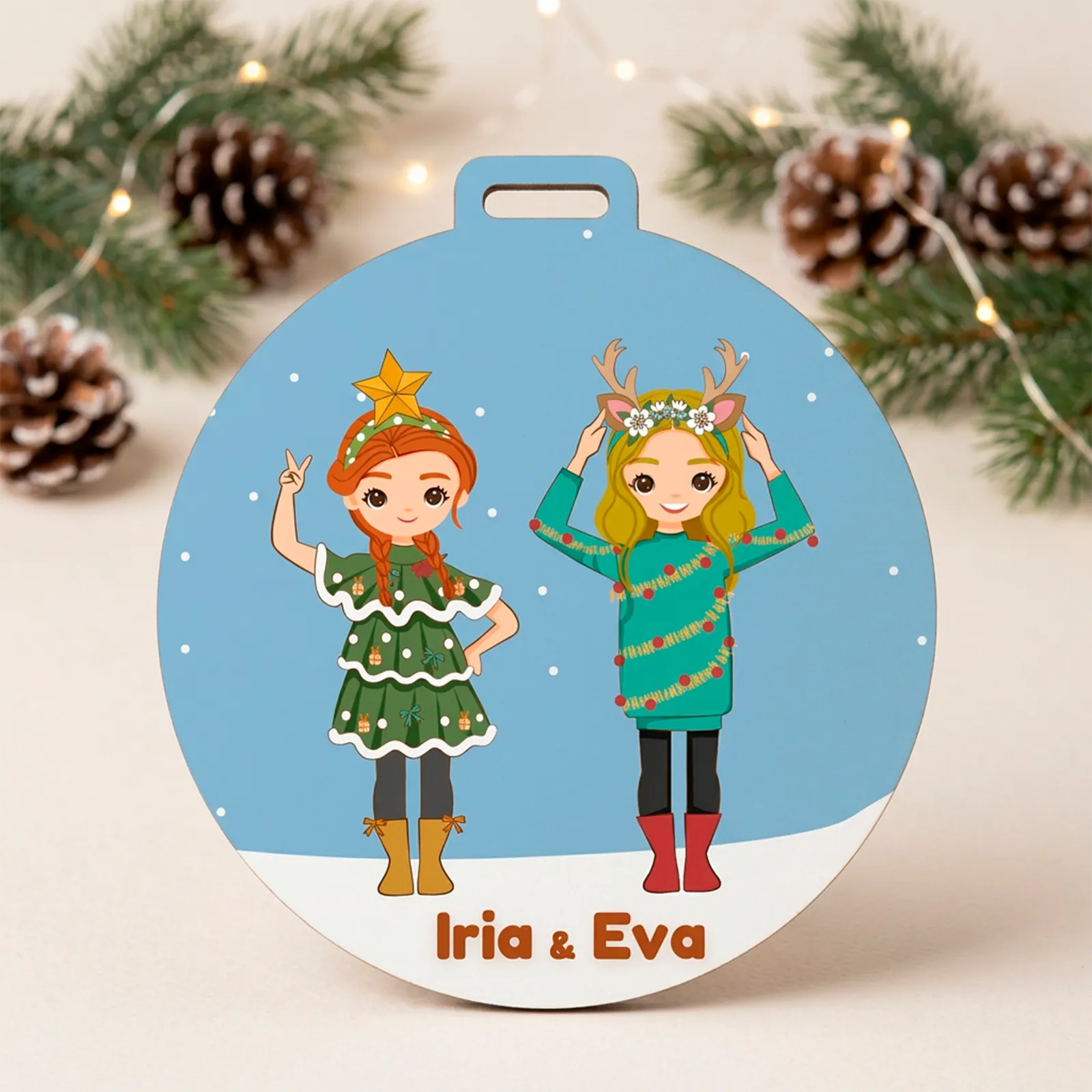 Adorno navideño personalizado con dos peques disfrazadas y nombres - Imagen 4