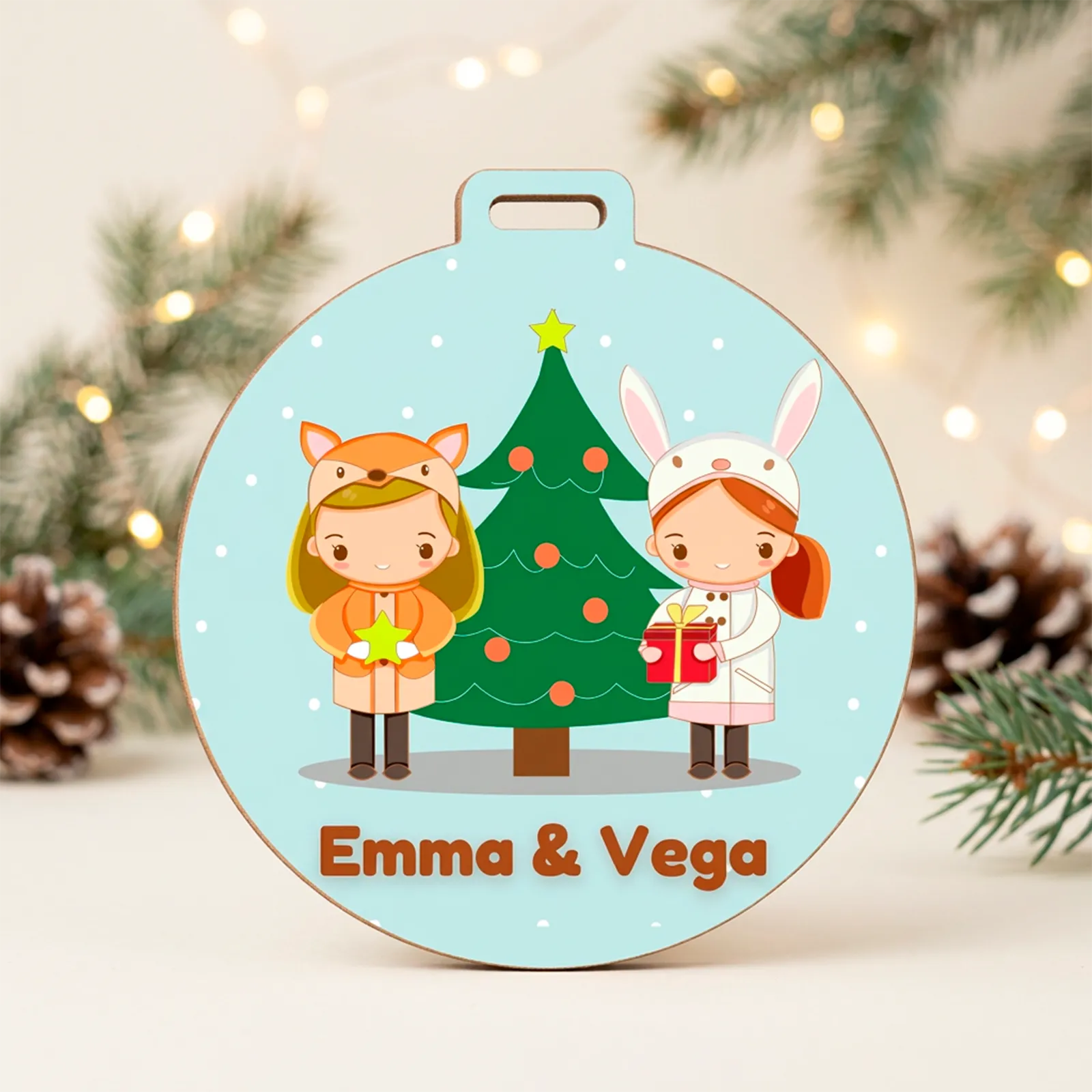 Adorno navideño personalizado con dos niñas y nombres - Imagen 2