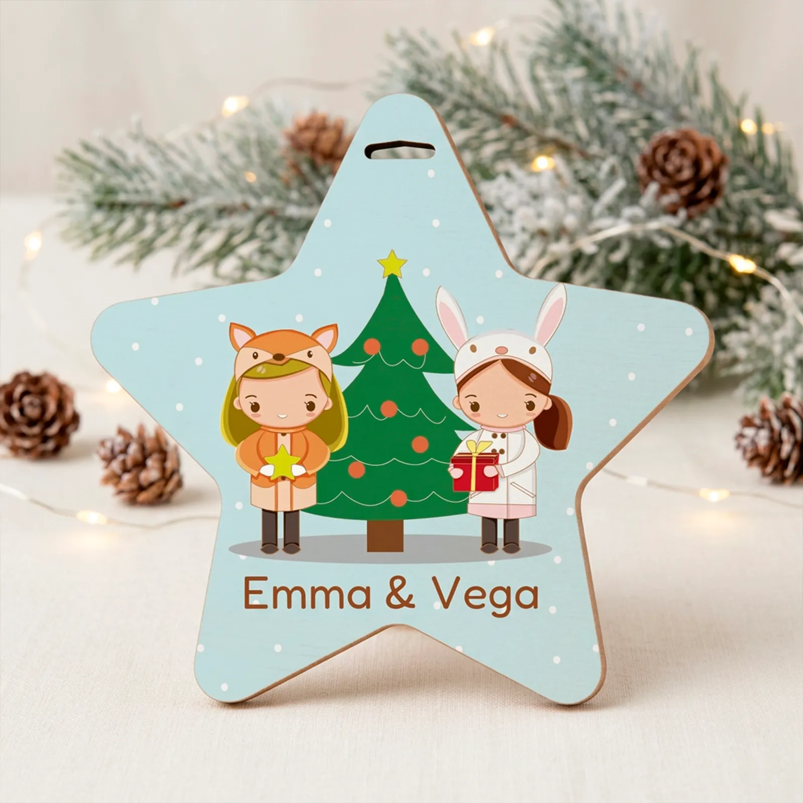 Adorno estrella personalizado con dos peques navideñas y nombres - Imagen 2