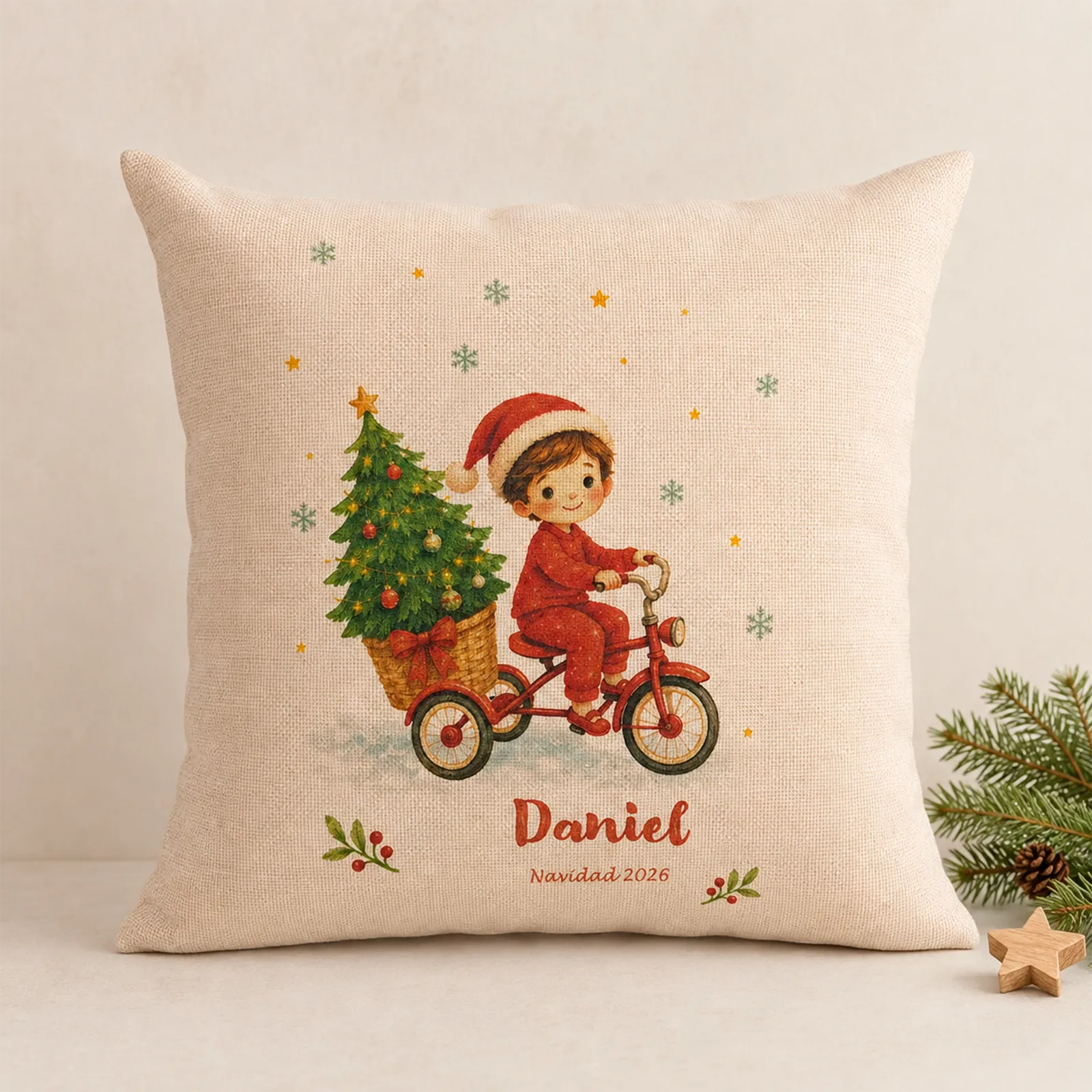 Cojín infantil de Navidad personalizado con nombre, año y niño en triciclo.
