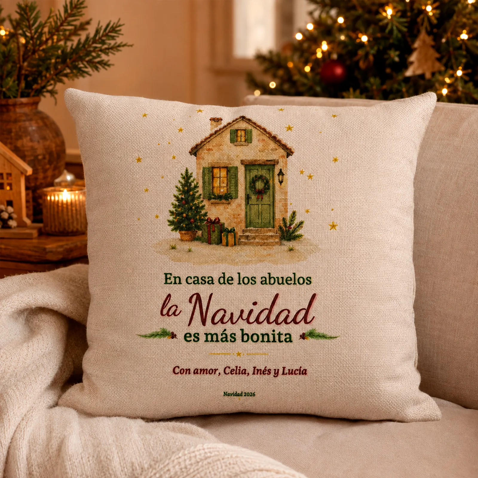 Cojín de Navidad personalizado para abuelos con nombres y casita navideña